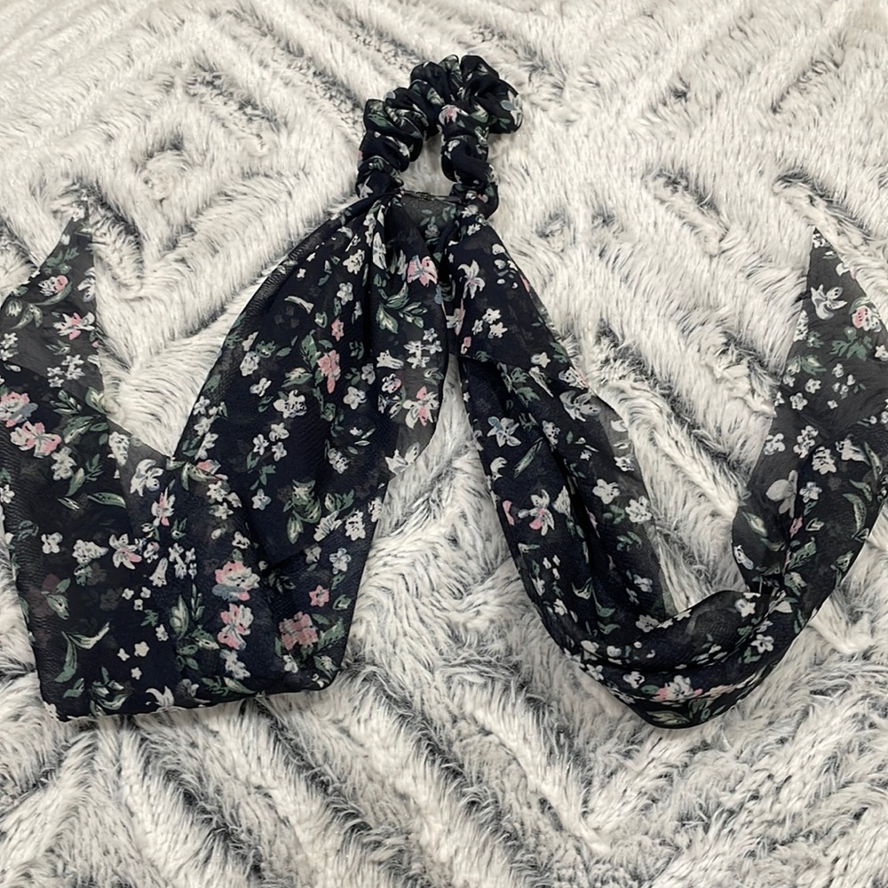 Woman’s hair accessorie